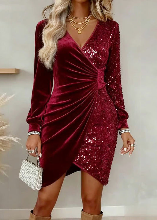 Belle | Aksamitna Sukienka z Efektownymi Cekinami i Dekoltem w Serek