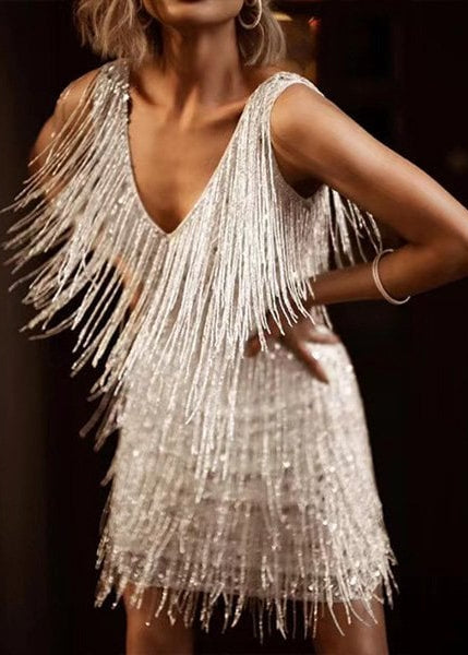 Roxi | Zmysłowa i Stylowa Sukienka Wieczorowa Ozdobiona Frędzlami