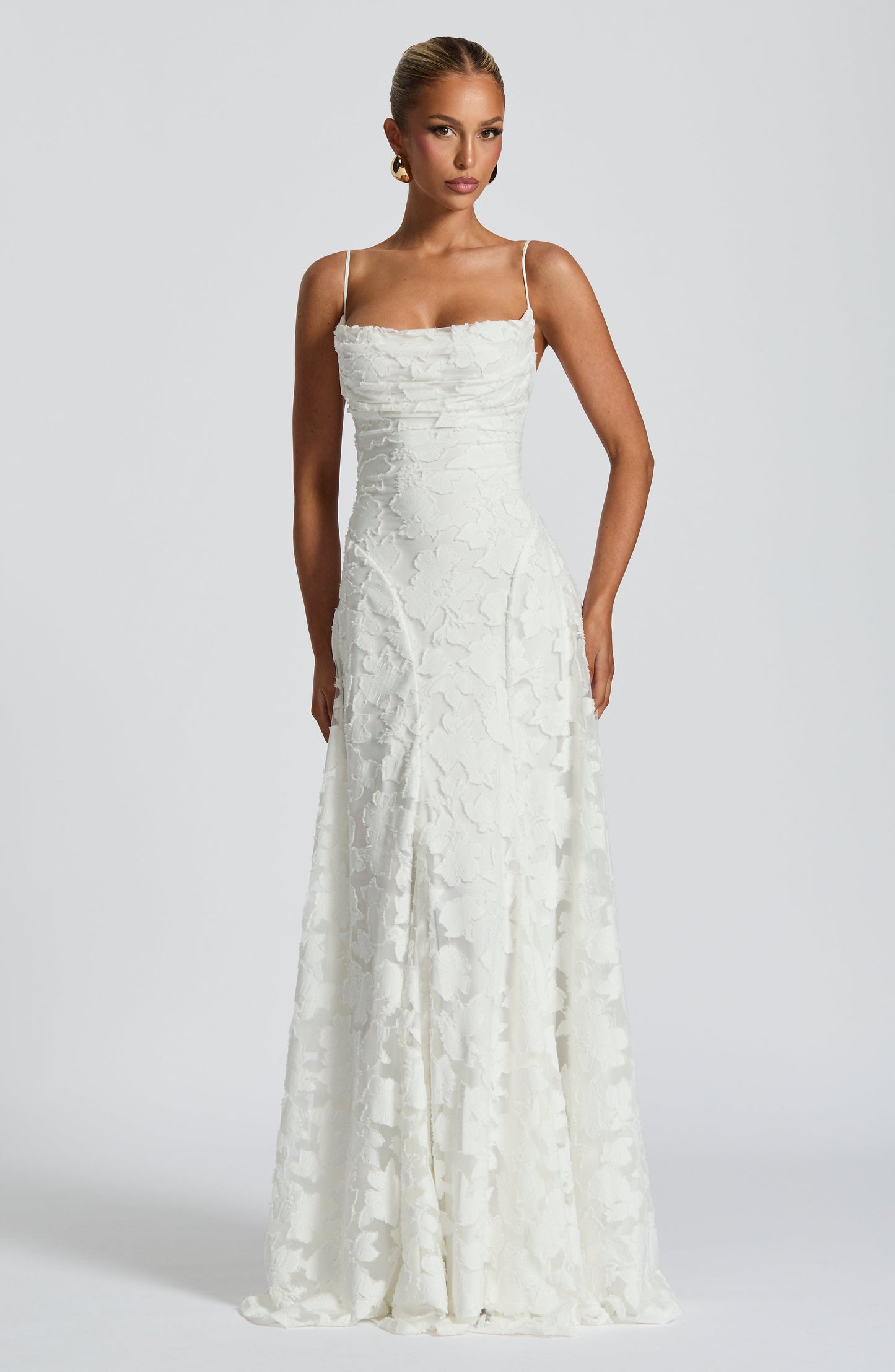 Clara Léon | Elegancka Sukienka Maxi